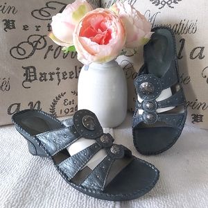 Clarks Artisan leather sandals slip on mule metallic grayish blue comfort